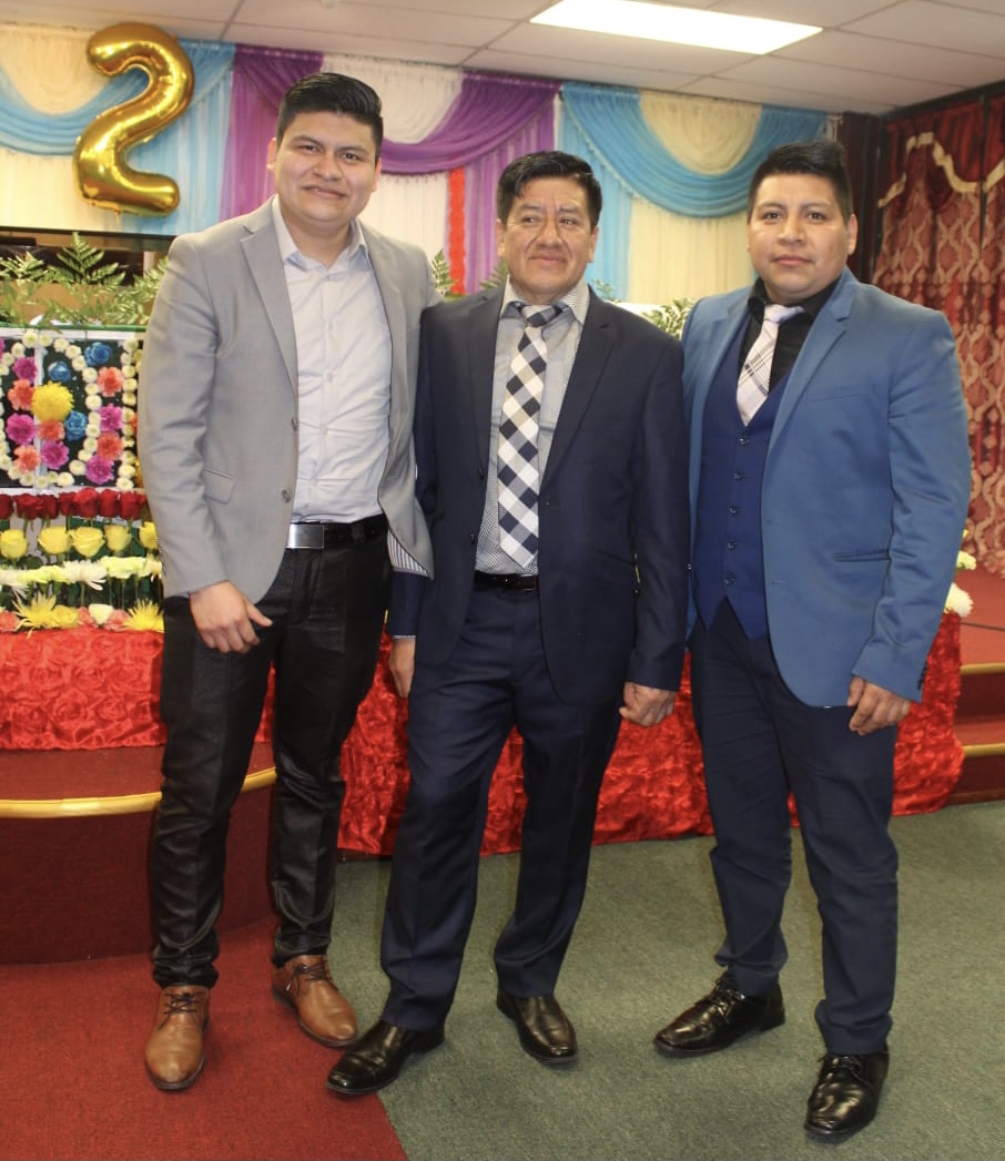 Junto a los siervos de Dios